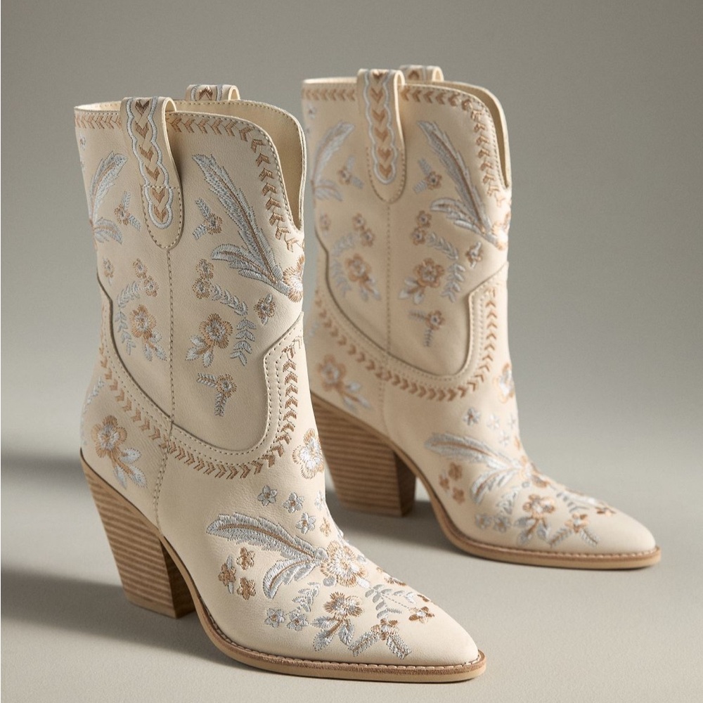New in Box Dolce Vita Jessey Floral Western Boots - Picture 2 of 3